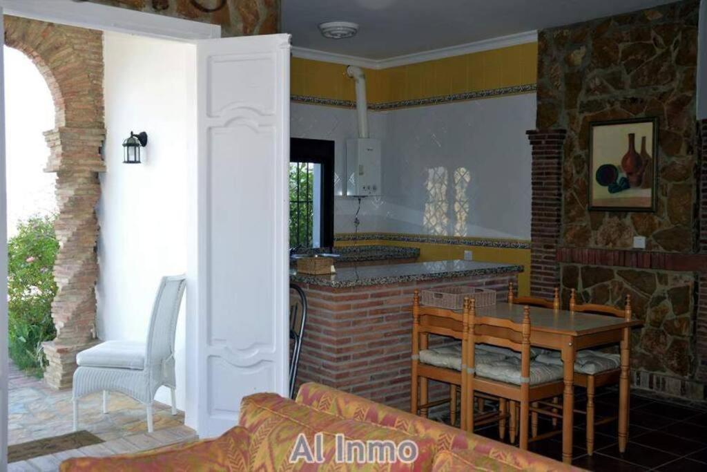 Las Palmeras - Ein Stueck Vom Paradies - Behagliches Haus Mit Pool Algodonales Exterior foto